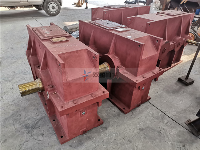 金屬撕碎機(jī)減速機(jī)采用什么類型，什么型號(hào)？