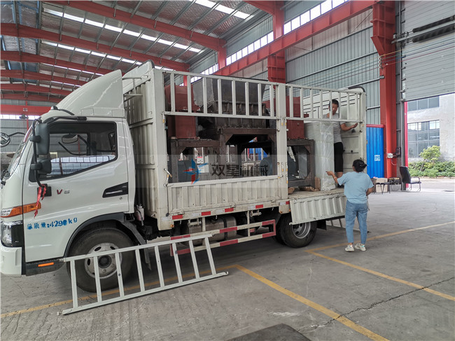 1000型<a href='http://xmm04.cn/ssxl/10.html' target='_blank'><span>金屬撕碎機(jī)</span></a>發(fā)貨發(fā)往河北