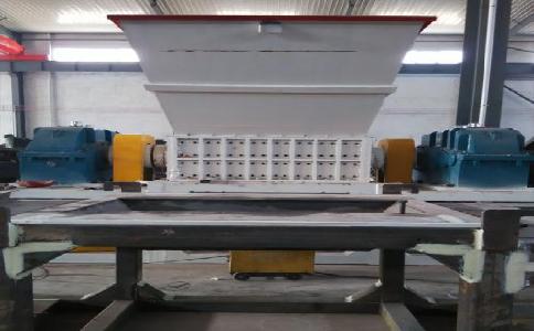 哪些因素決定著<a href='http://xmm04.cn/ssxl/10.html' target='_blank'><span>金屬撕碎機(jī)</span></a>的價(jià)格